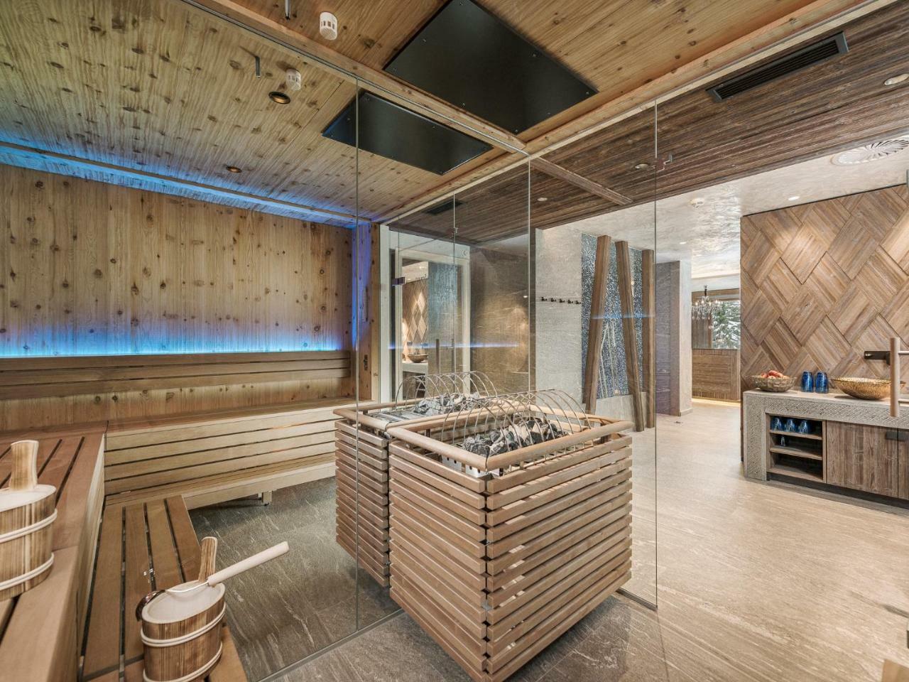 Hotel Bergkristall Zillertal - Adults Only 14 Years Plus Hippach Exterior photo