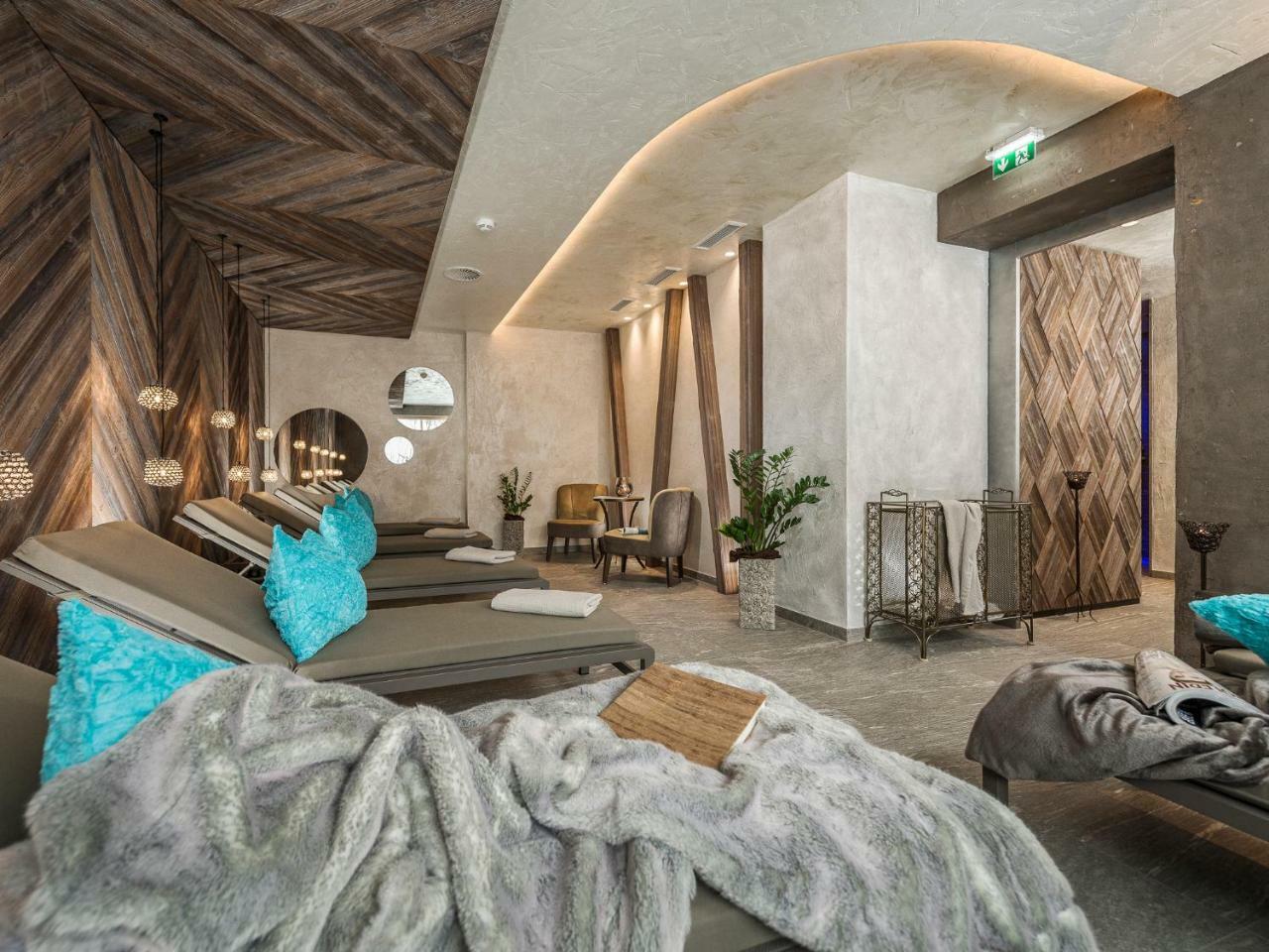 Hotel Bergkristall Zillertal - Adults Only 14 Years Plus Hippach Exterior photo